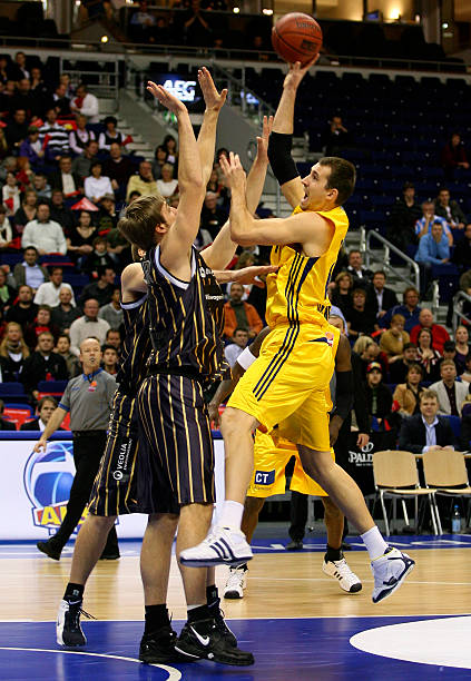 不满足于仅 不满足于仅