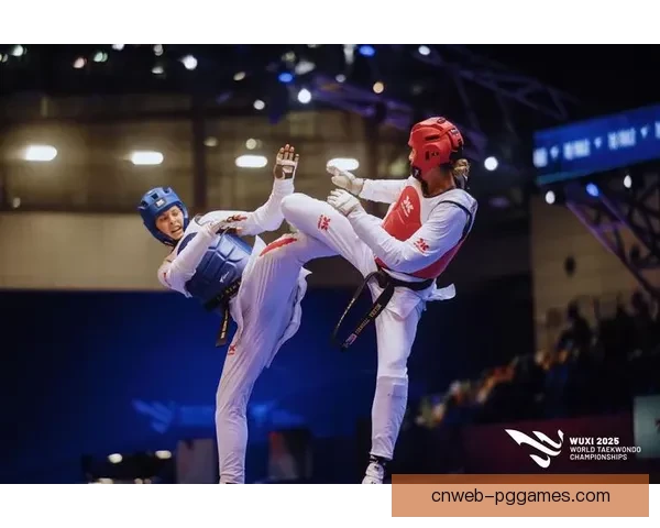 跆拳道赛事突发：世界冠军遭逆转，观众惊叹！